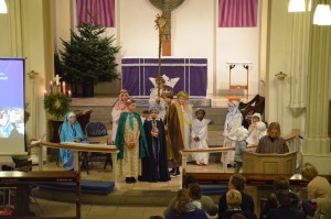 3 kings bring gifts