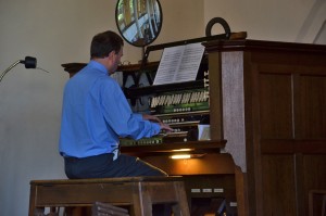 Michael Tinsley at the Willis console