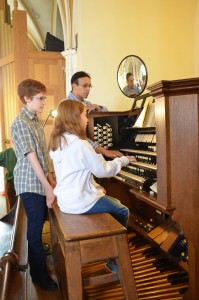 Jonathan guides Hands on our Willis