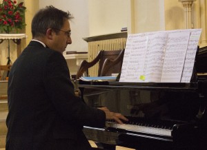 Joe plays Barrios Mangoré on the piano