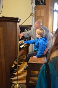 Hands on the Willis organ