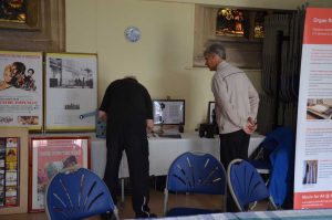 Demonstrating a table top projector