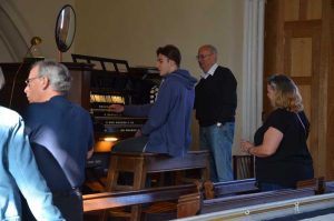 Trying out the Willis pipe organ